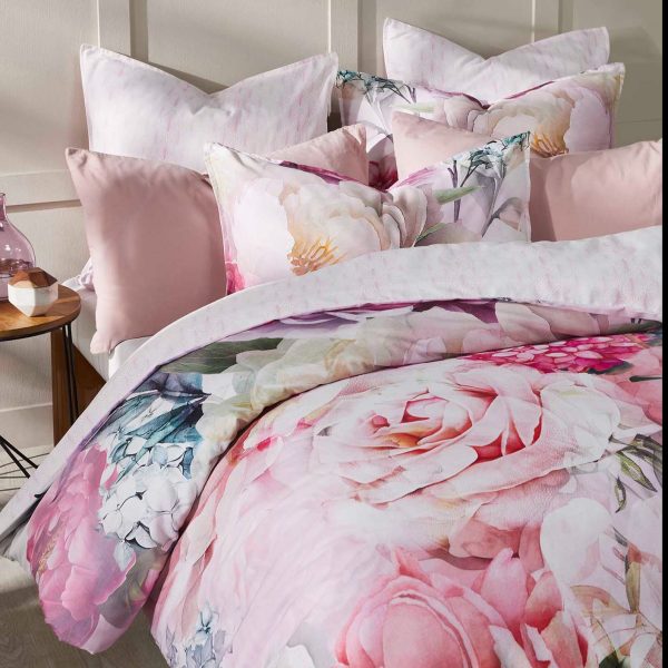 Summer Daze Pink Quilt Cover Set by Logan & Mason For Sale