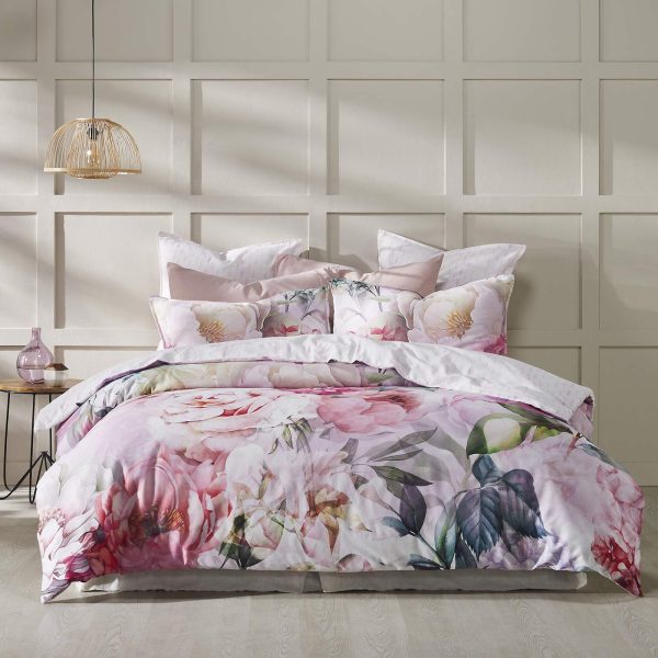 Summer Daze Pink Quilt Cover Set by Logan & Mason For Sale